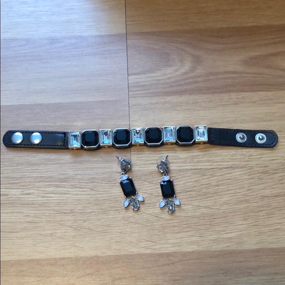 Bracelet and earrings